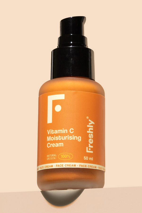 Freshly Cosmetics Creme Hidratante com Vitamina C branco