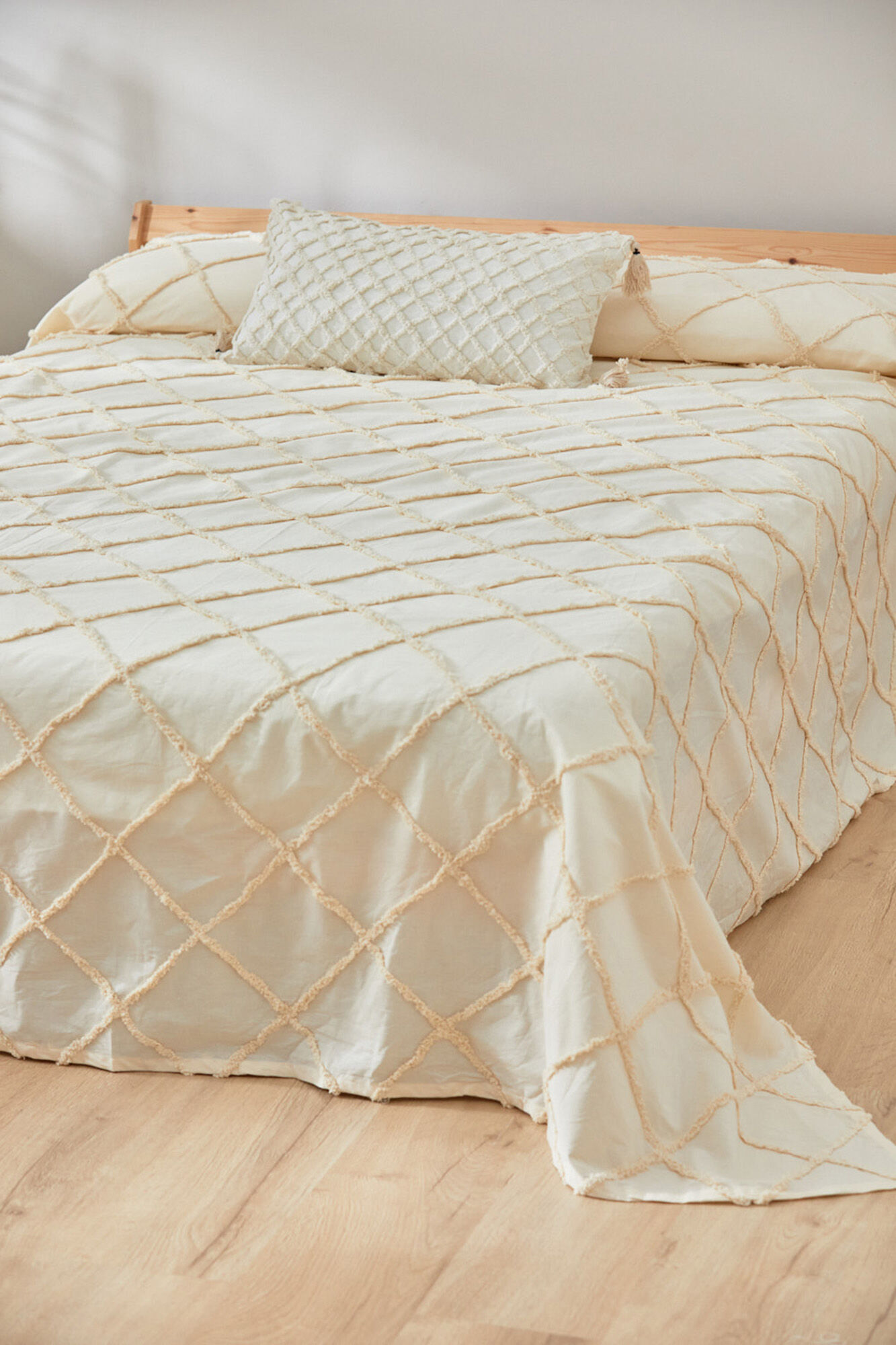 Calma House Colcha con tufting crudo Royal 240x260