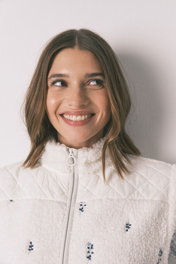 Women'secret Colete curto de pele de borrego branco bordado branco