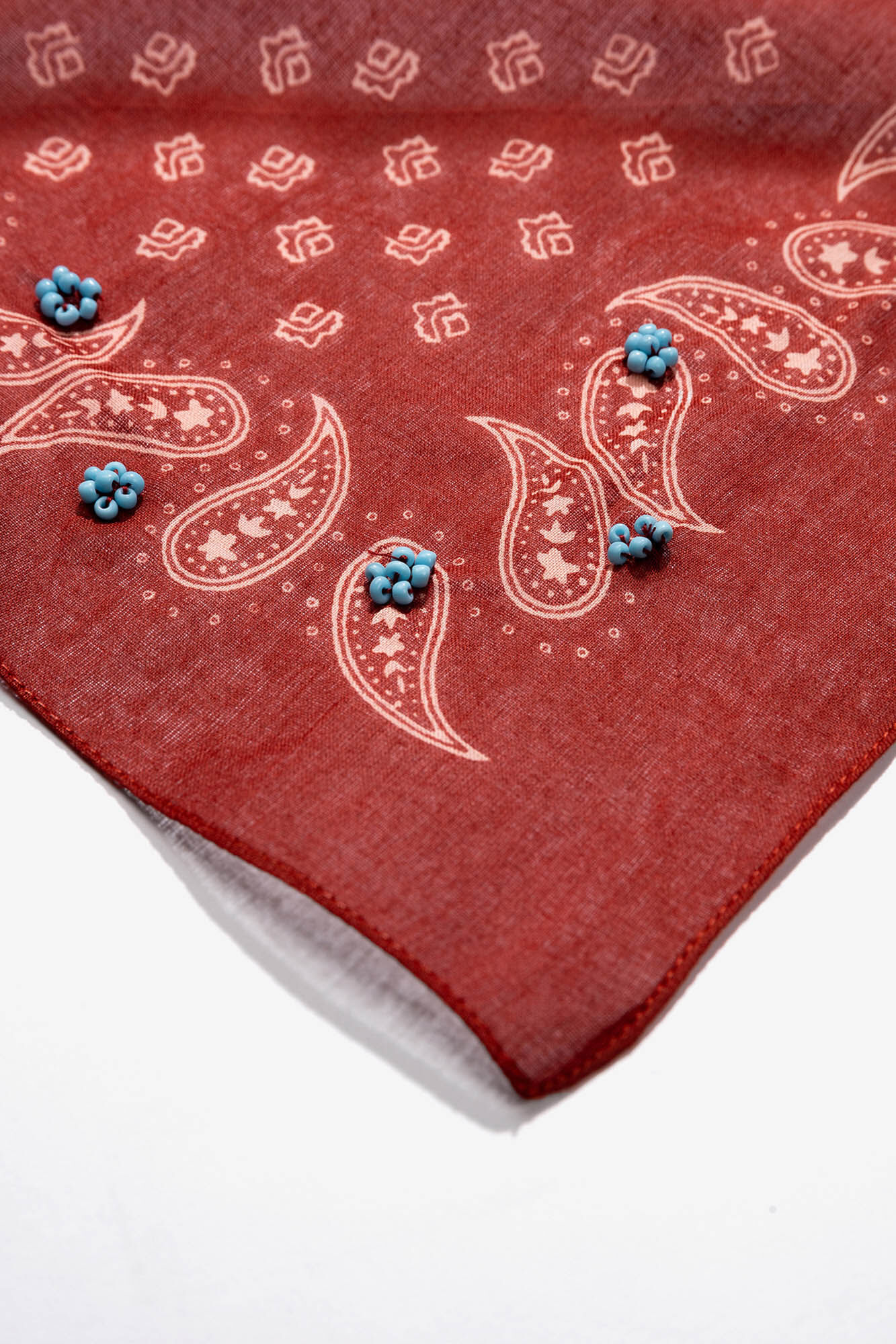 Vilanova Bandana paisley com contas