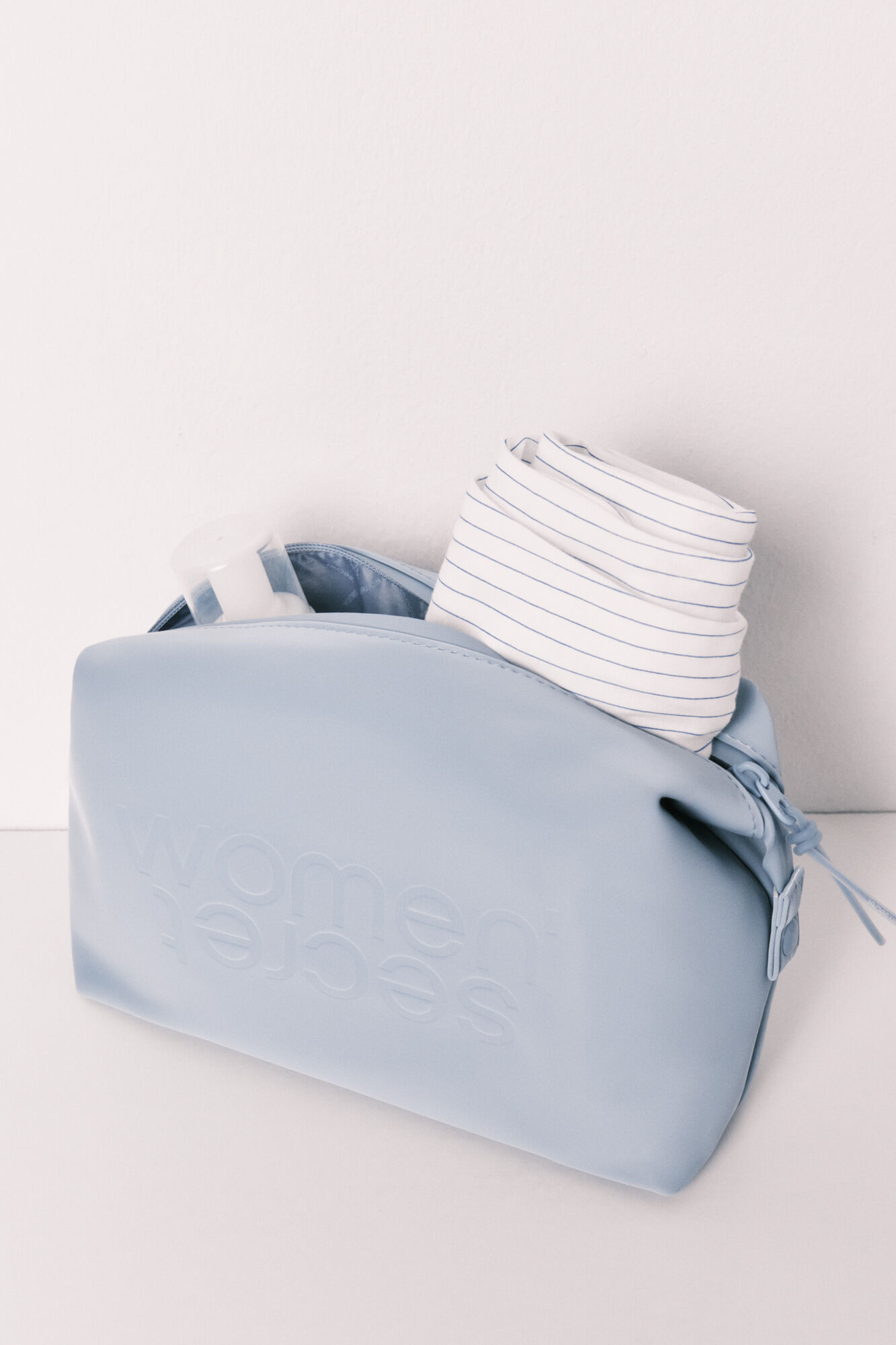 Women'secret N&eacute;cessaire m&eacute;dio em borracha azul