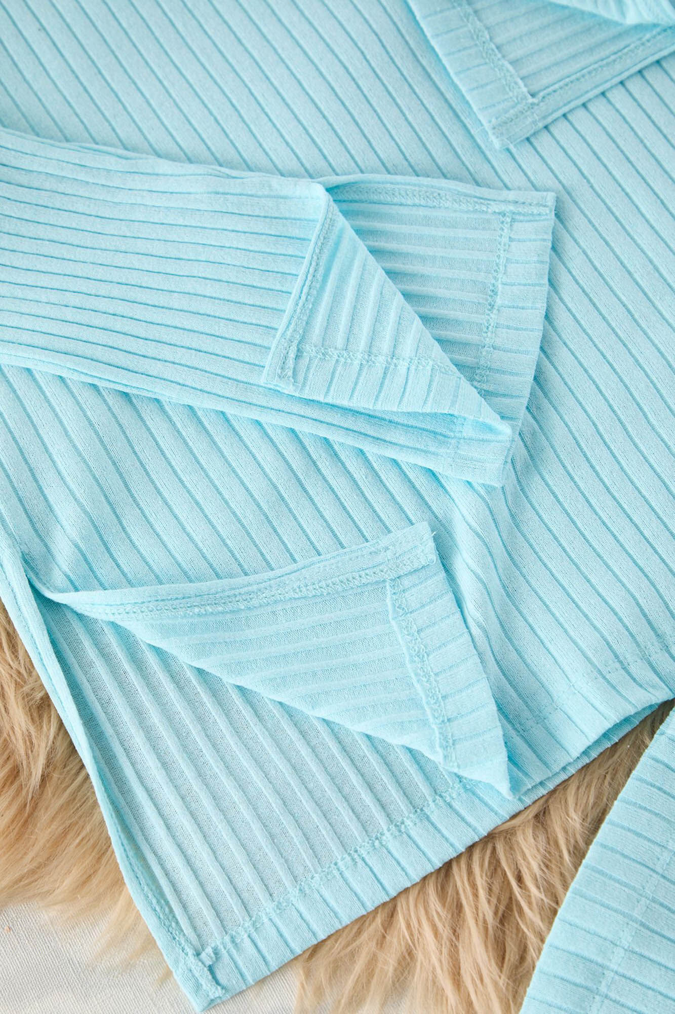 Trendyol Conjunto de pijama canelado com detalhe de fechadura na cor menta 