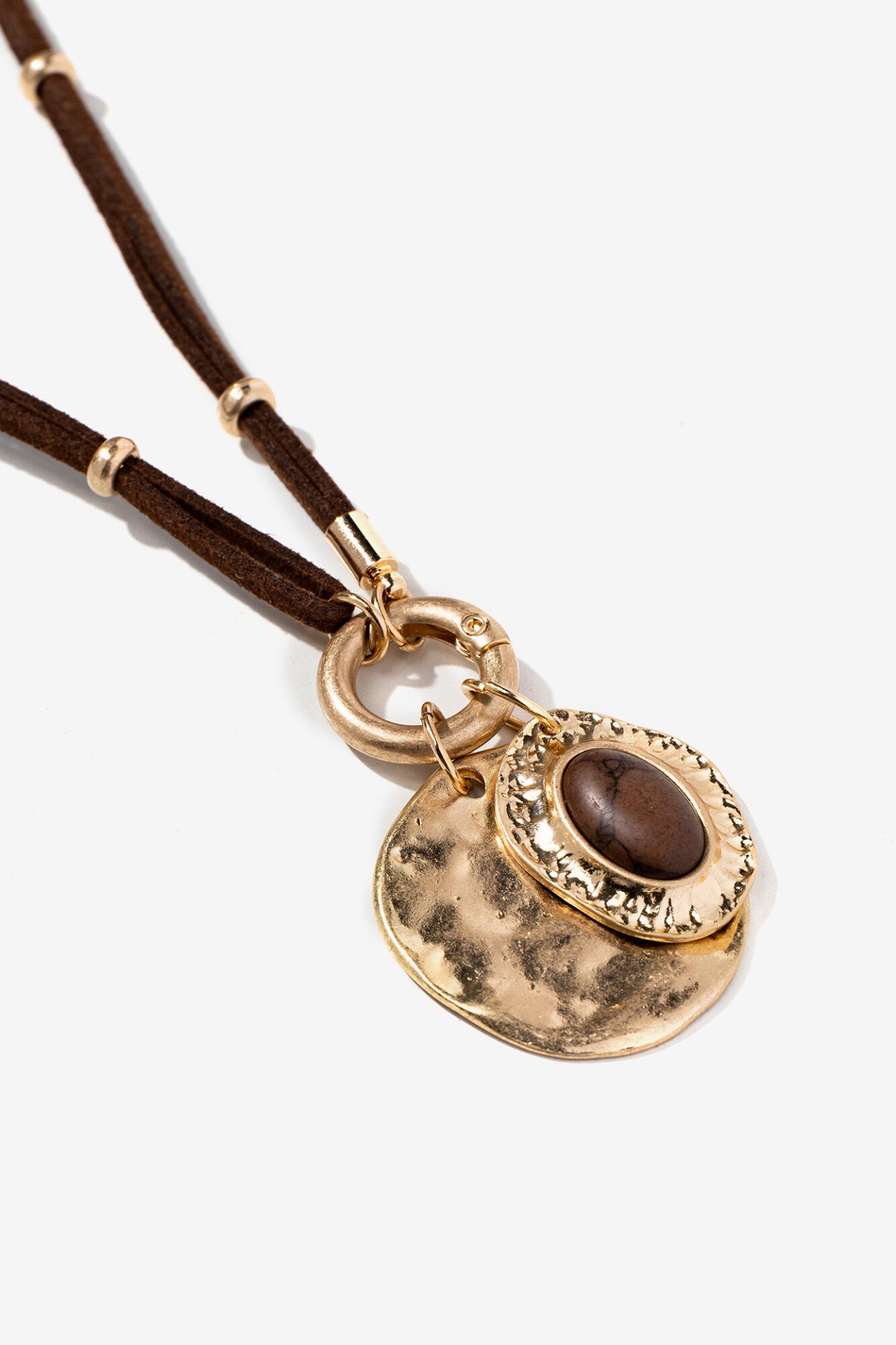 Vilanova Collar con efecto piel y colgantes