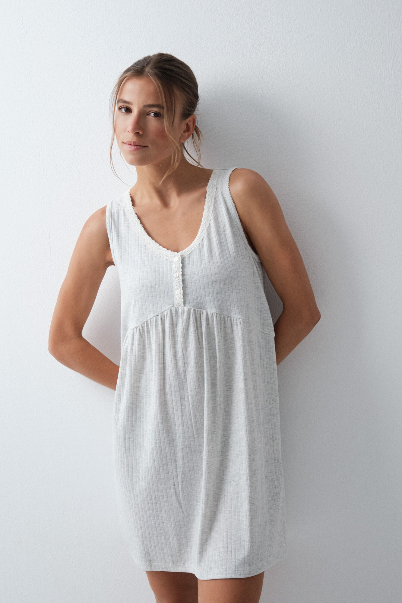 Women'secret Camisa de dormir curta sem mangas cinza