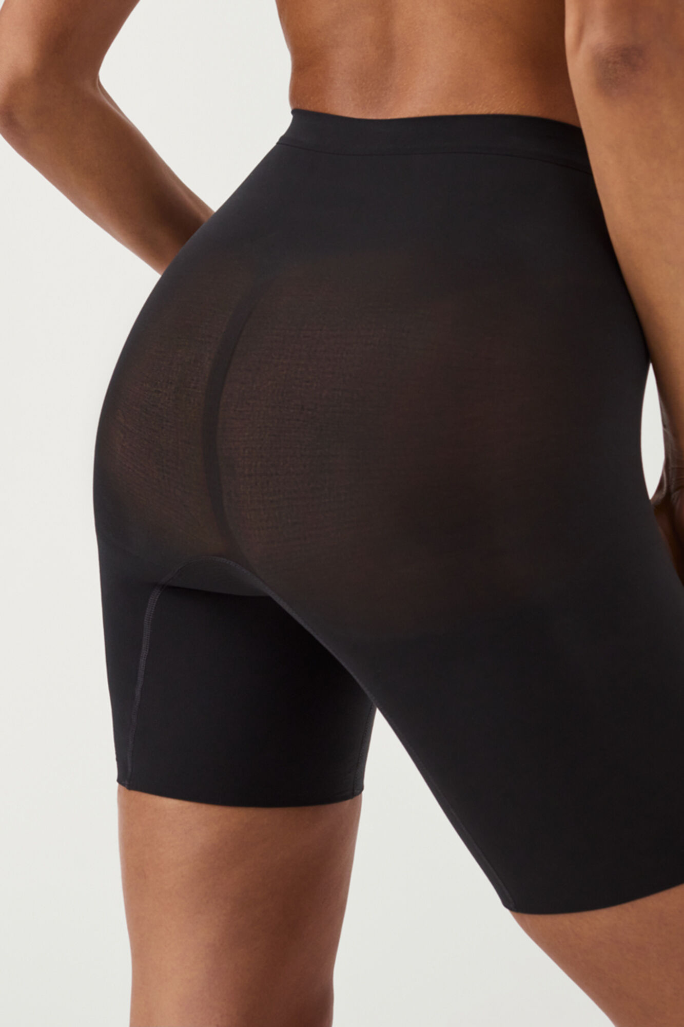 Spanx Lange Shorts mittlere Kompression Nude SPANX