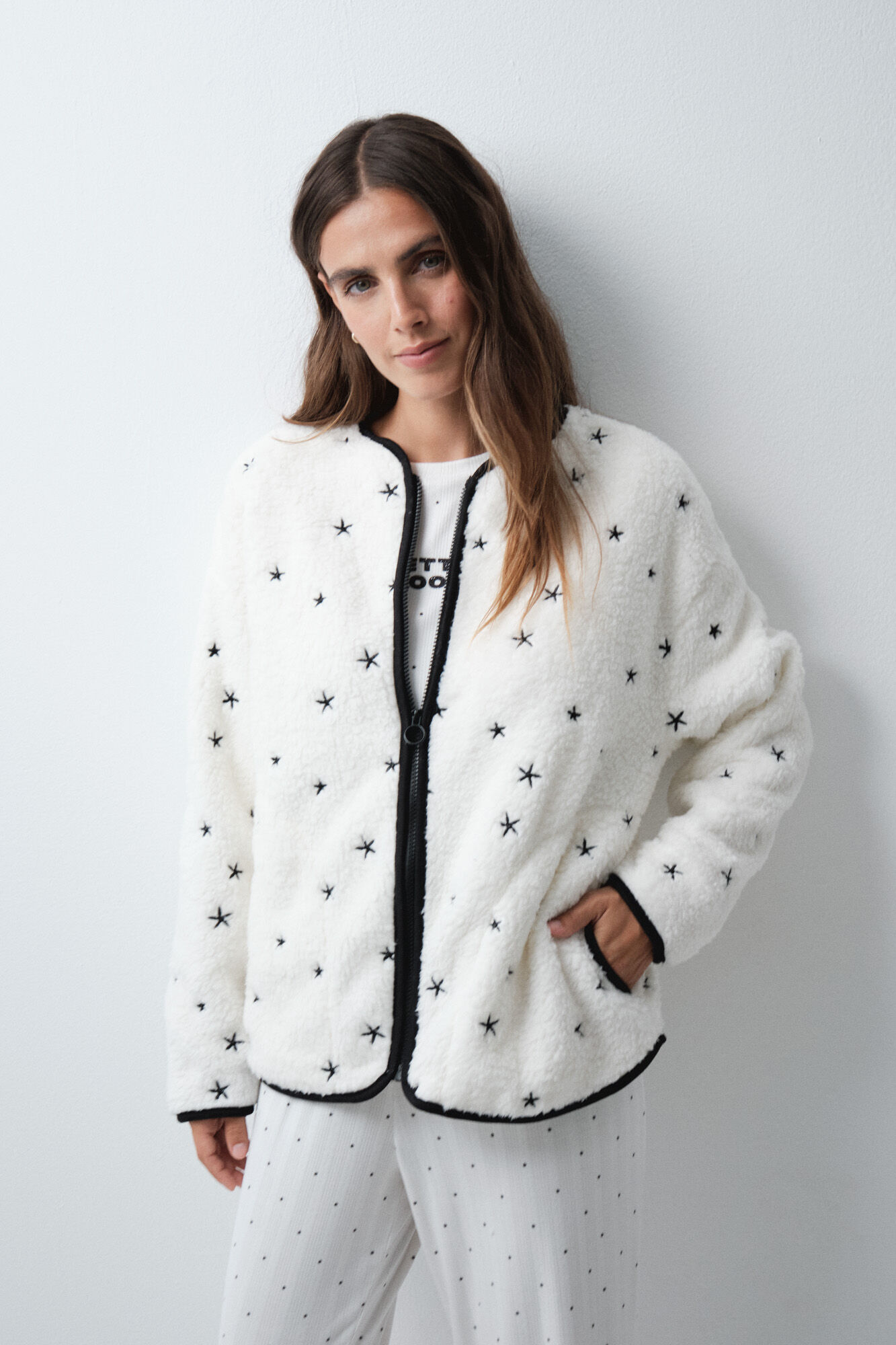 Women'secret Bata corta estrellas bordadas