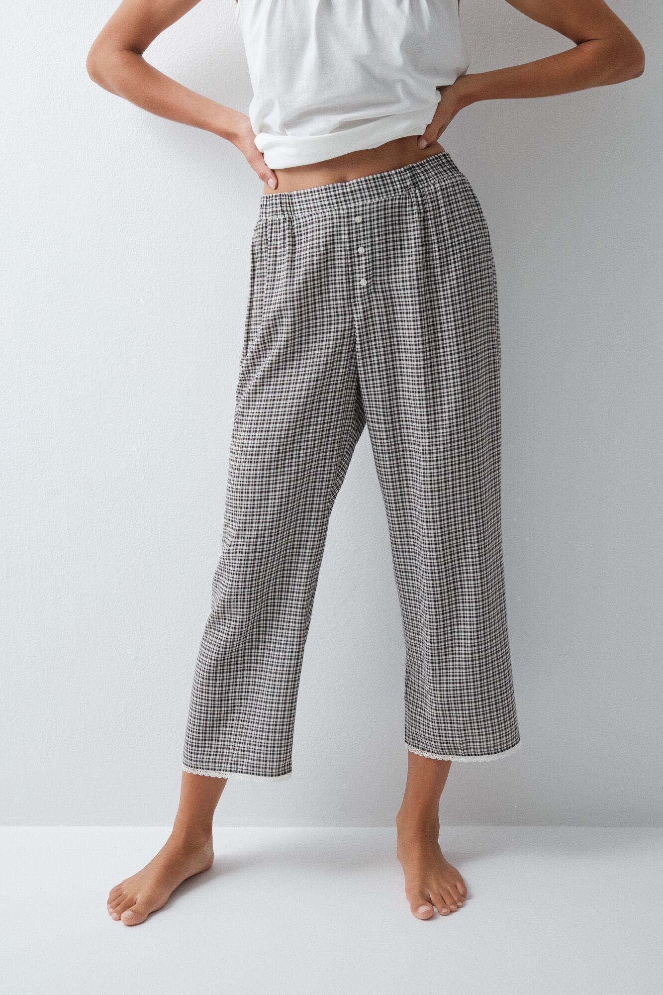 Women'secret Cal&ccedil;a capri em xadrez com renda na bainha