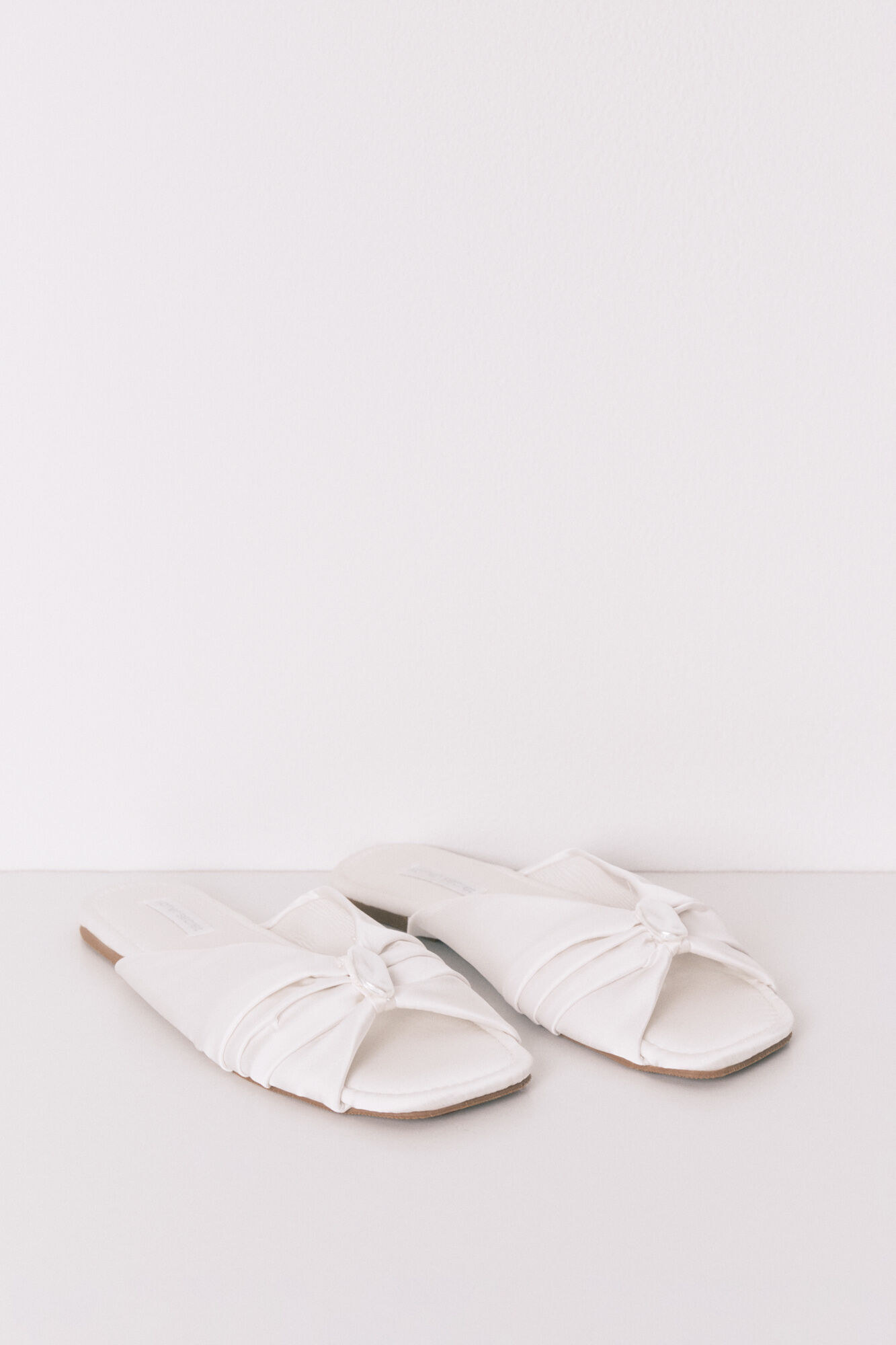 Women'secret Zapatillas casa sat&eacute;n blancas