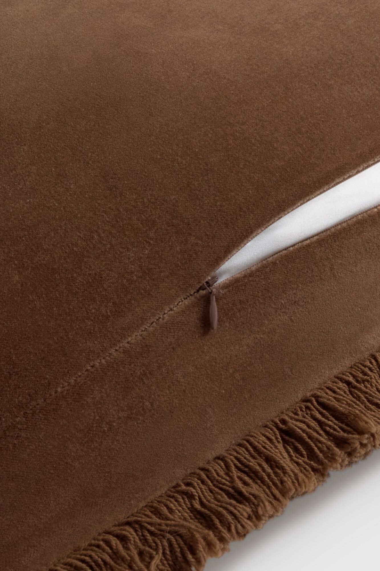 Textura Capa de almofada em algod&atilde;o de veludo com franjas