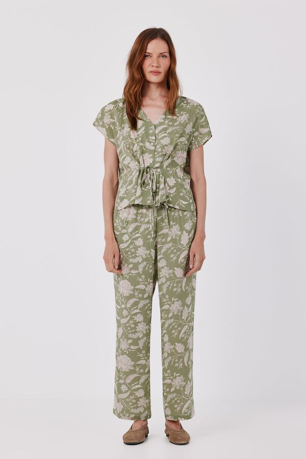 Blouse and trousers set