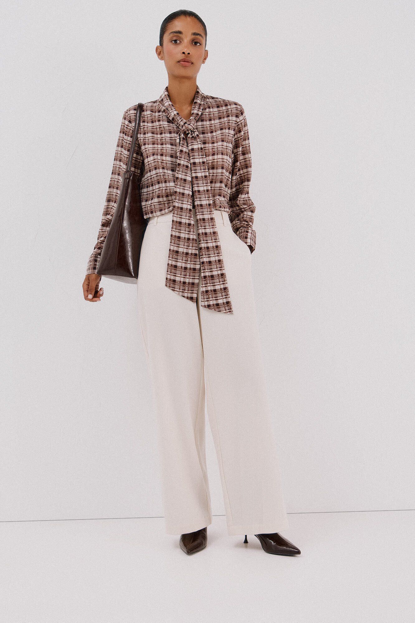 Conjunto de pantal&oacute;n y blusa