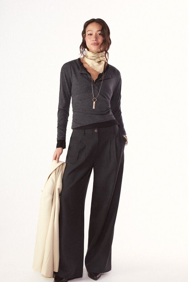 Conjunto de pantal&oacute;n, chaqueta, bandana e top