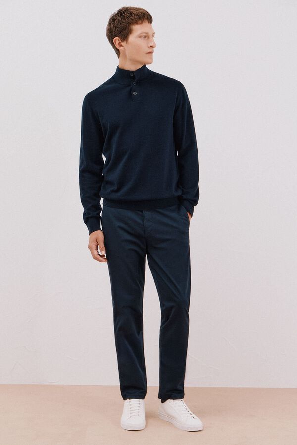 Conjunto de polo y pantalón