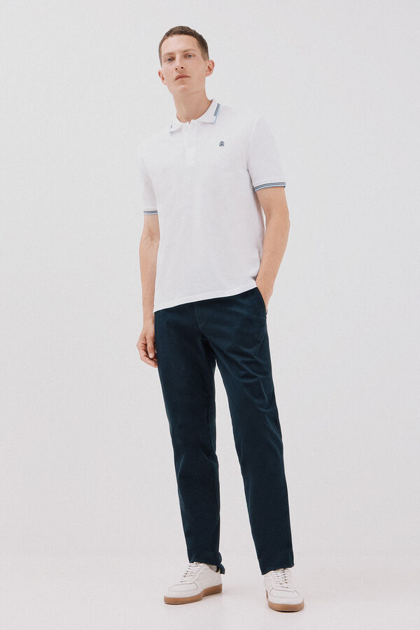 Conjunto de polo y pantalón