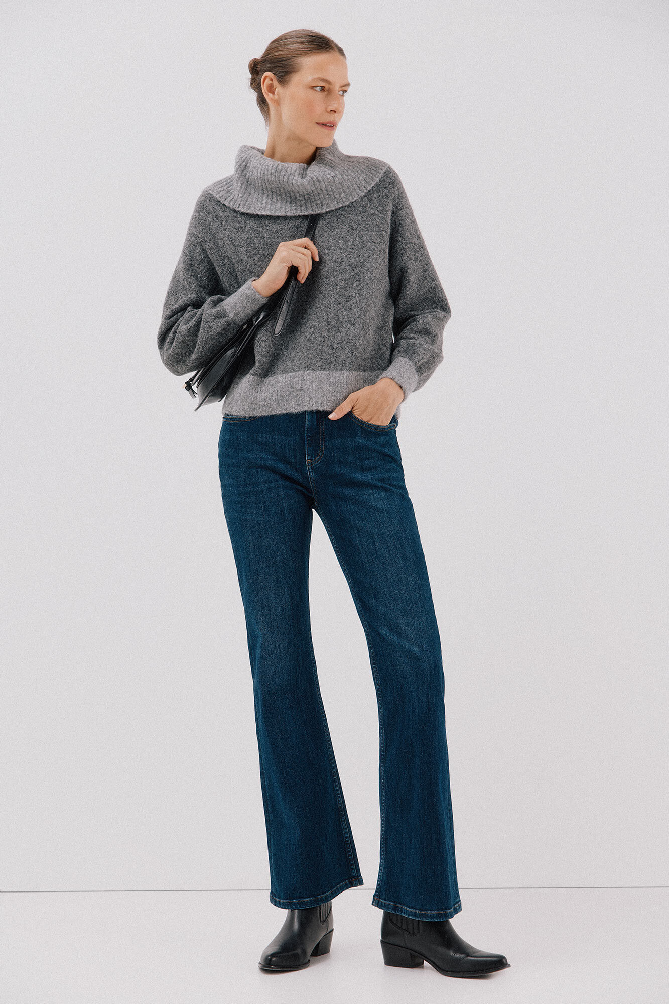 Jeans, boots, tachahs and jumper set