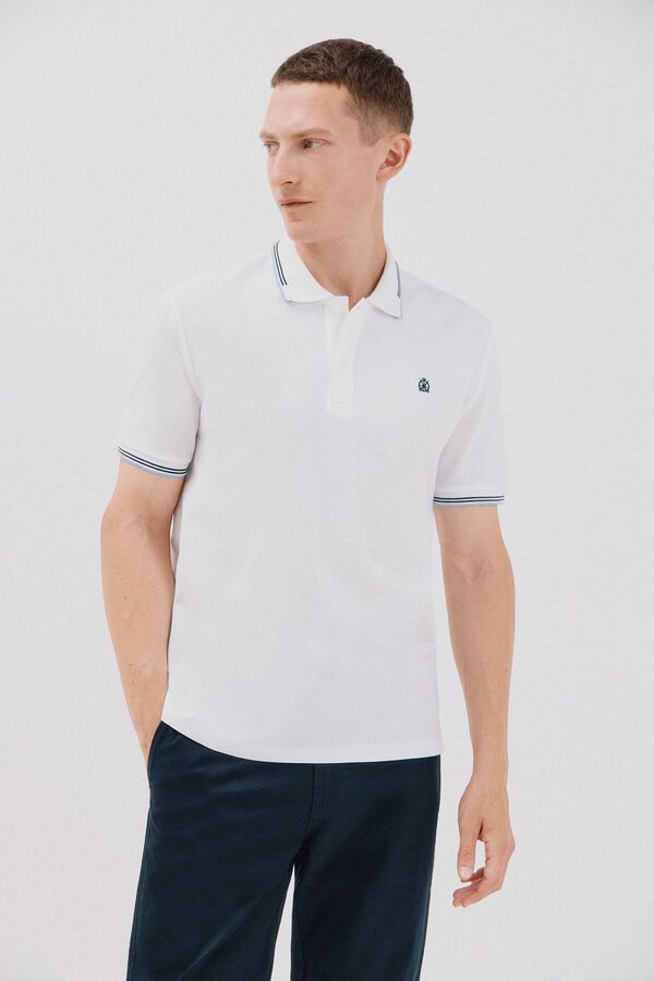 Conjunto de polo y pantalón