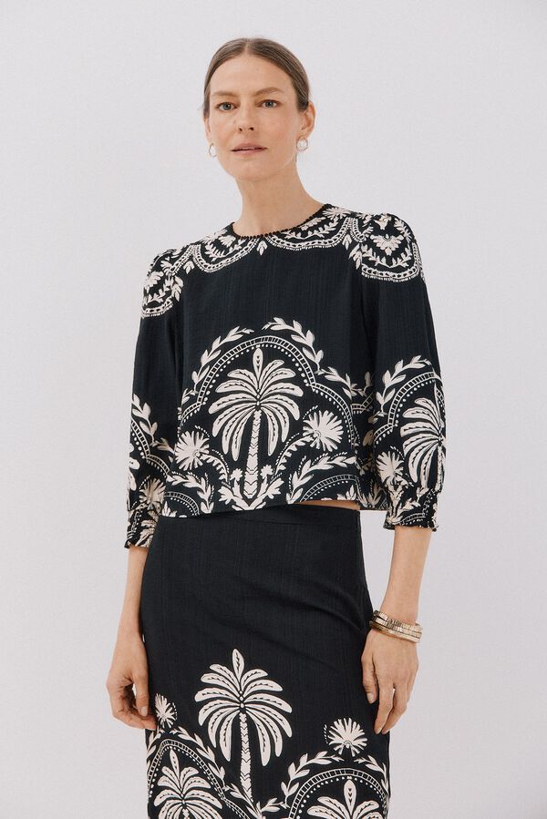 Skirt and blouse set