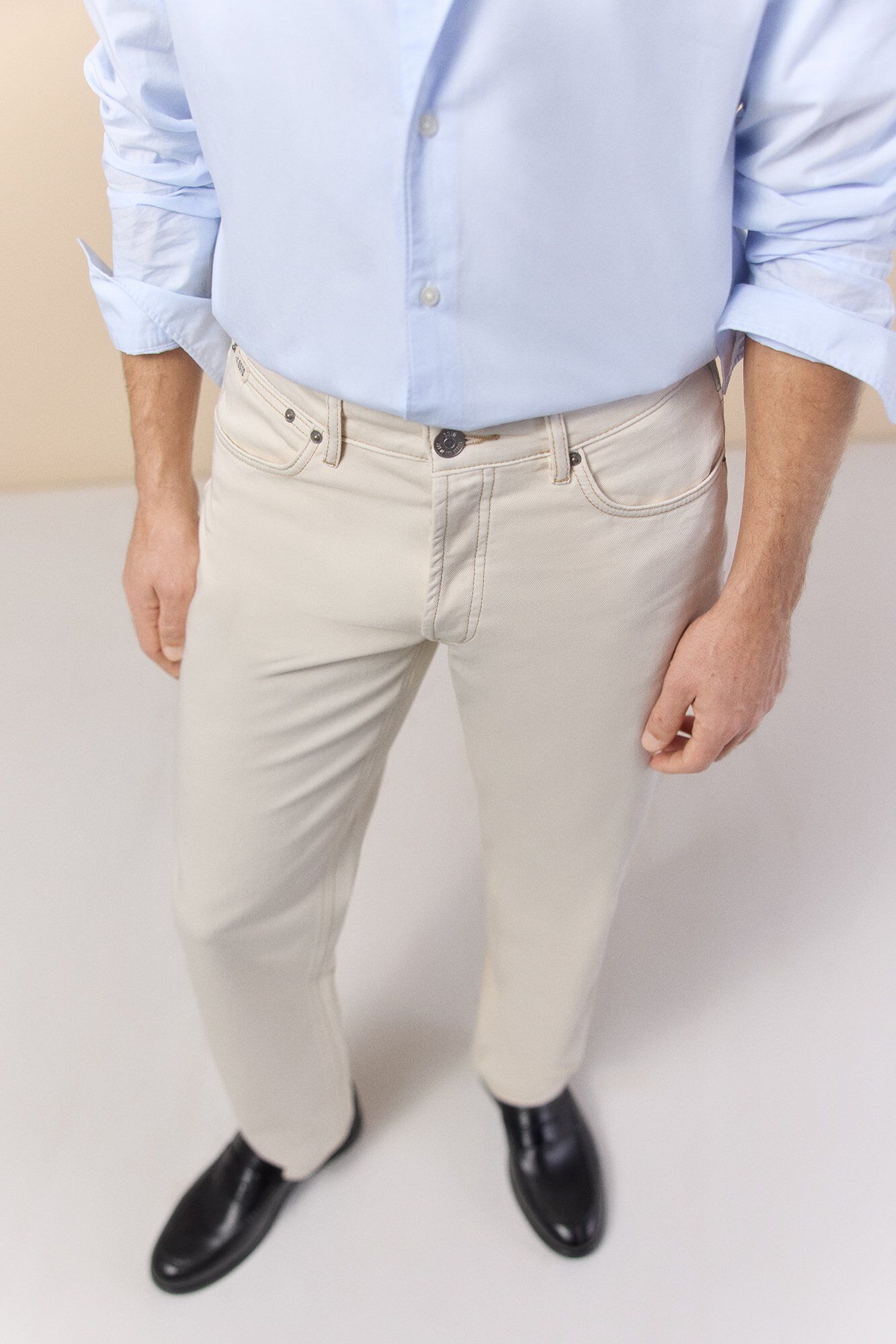 Conjunto de pantal&oacute;n y camisa