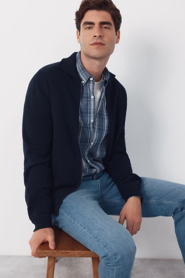 Shirt, jeans and neck set