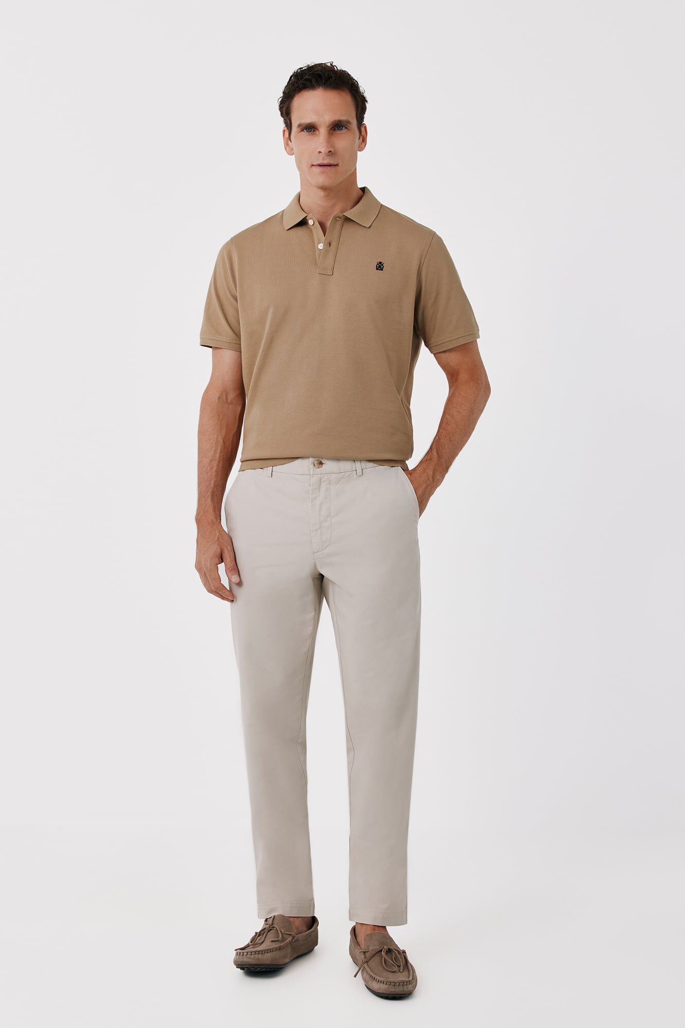 Cardigan, t-shirt and chinos set