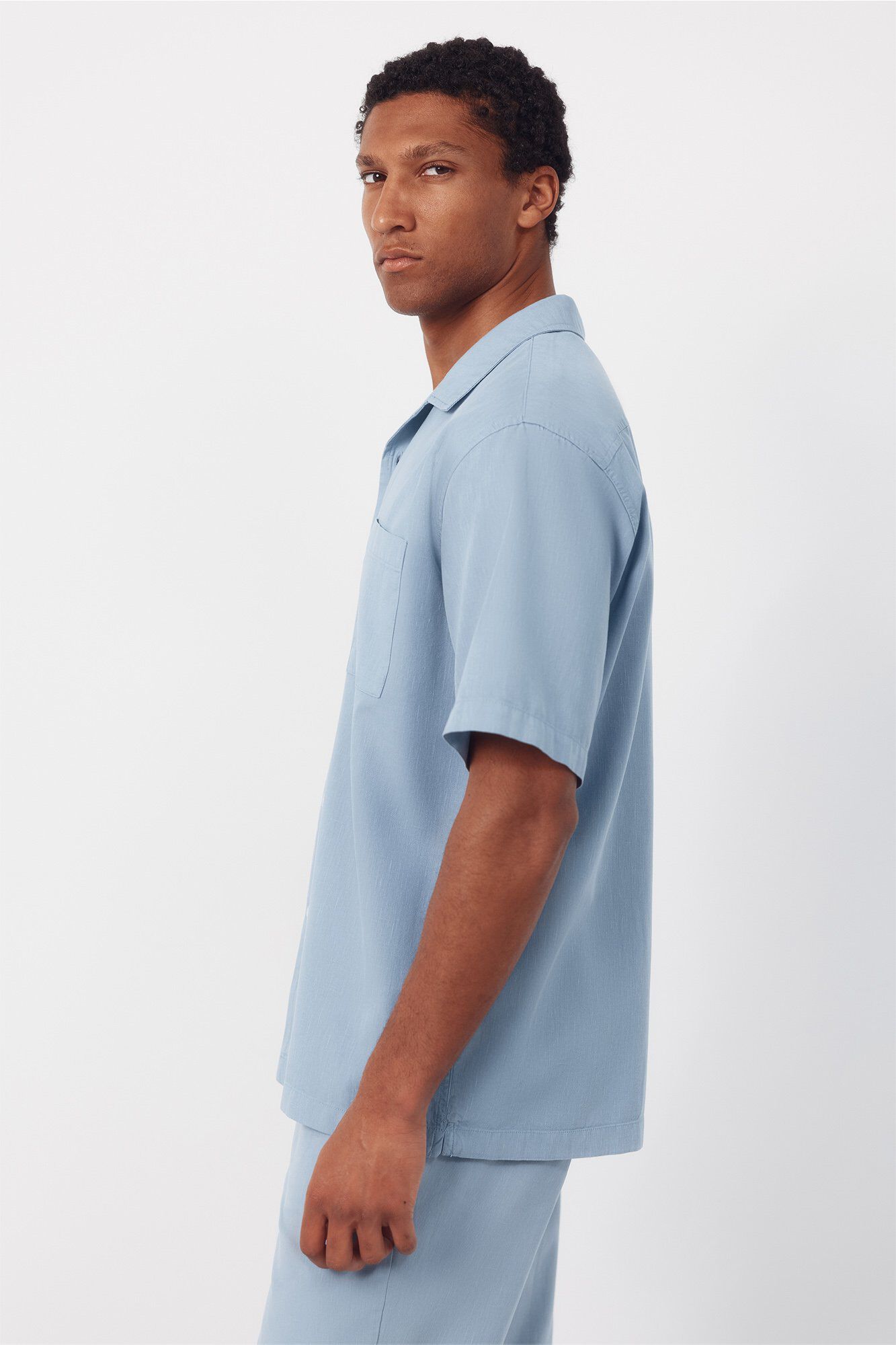 Shirt and drawstrings set