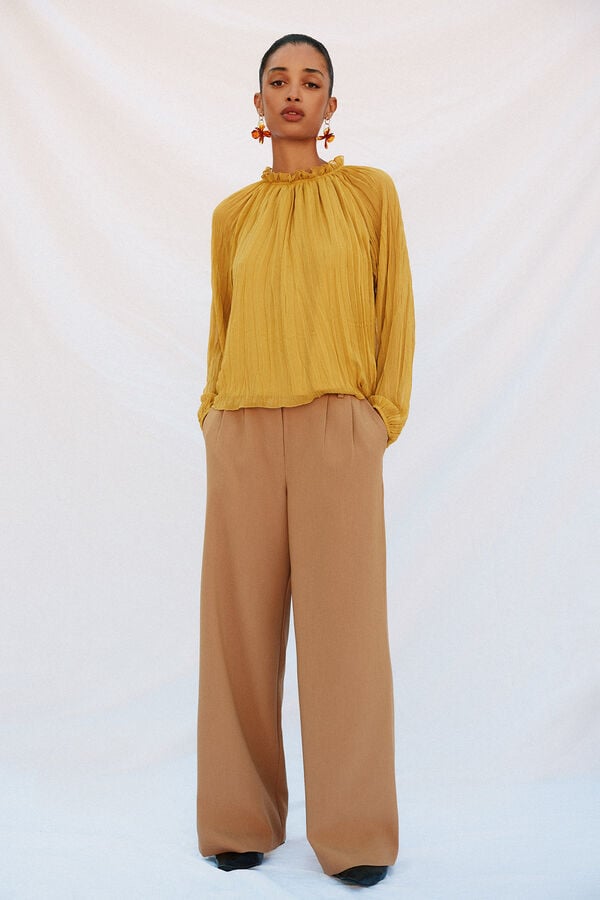 Trousers and blouse set