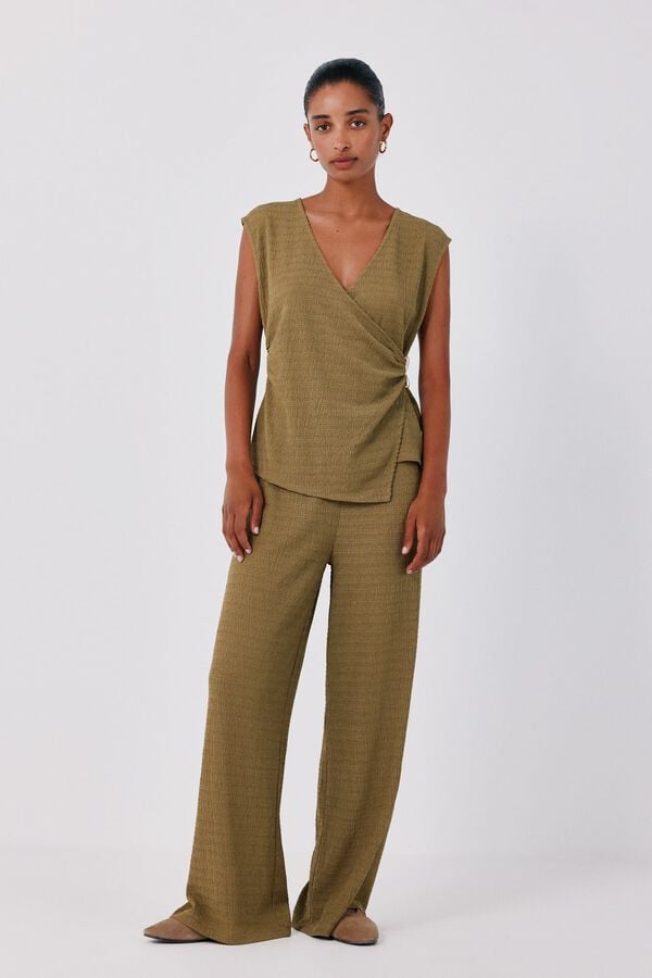 Clasp and trousers set