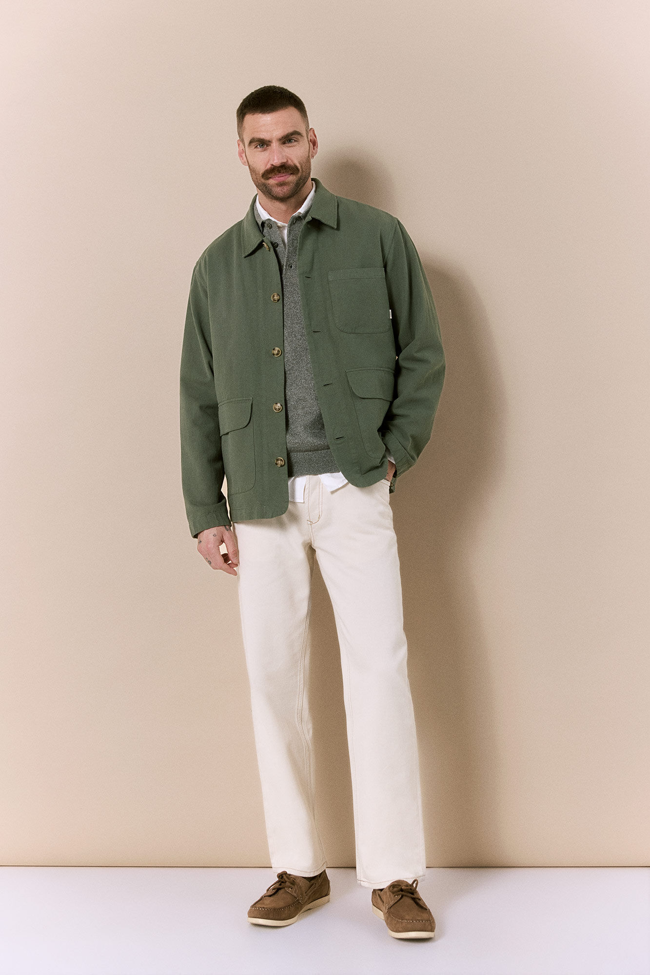 Conjunto de pantal&oacute;n y sobrecamisa