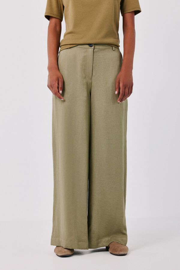 T-Shirt and trousers set