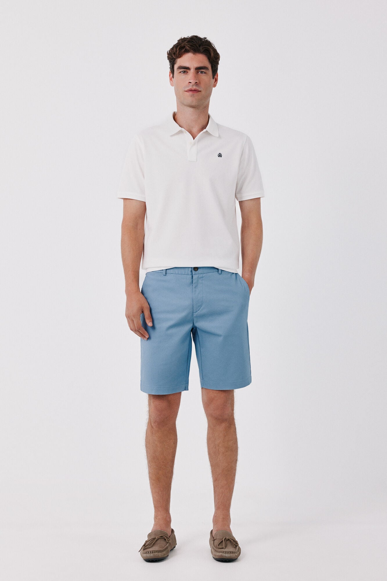 Conjunto de bermuda e polo