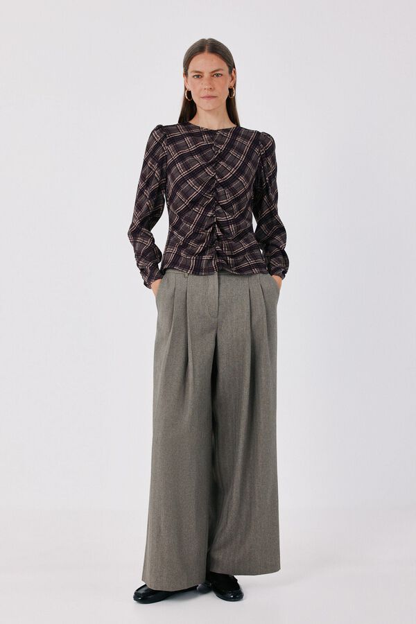 Trousers and blouse set