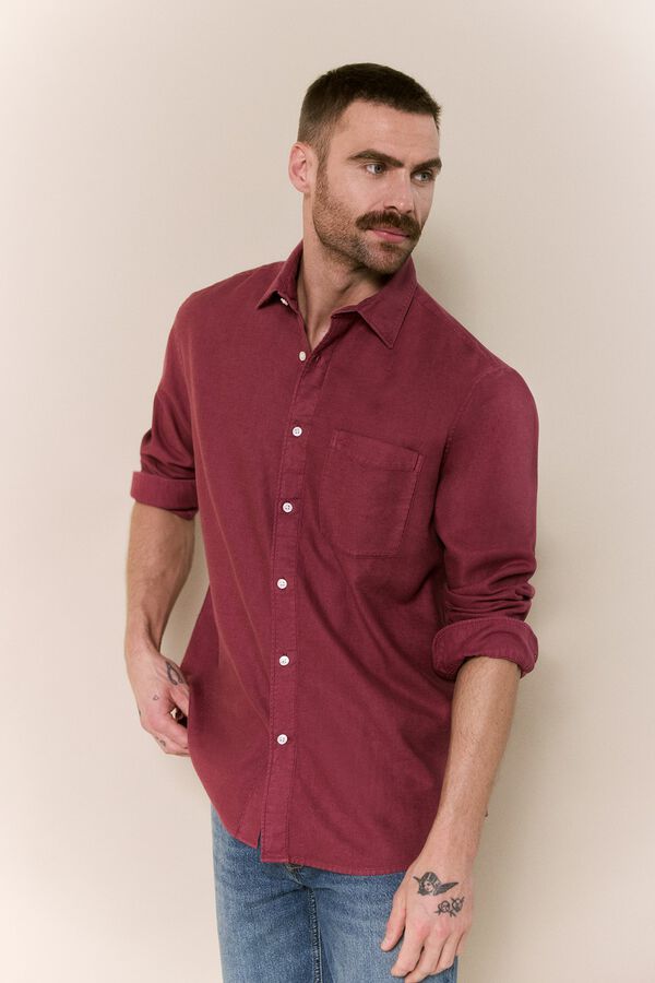 Conjunto de pantal&oacute;n y camisa