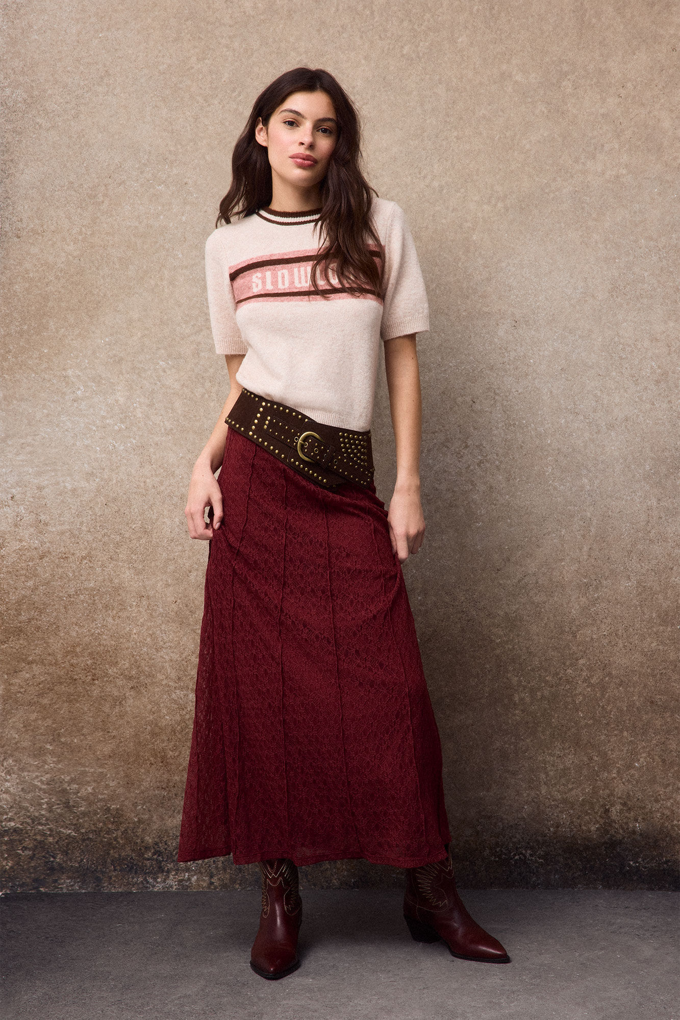 Conjunto de camisola e saia
