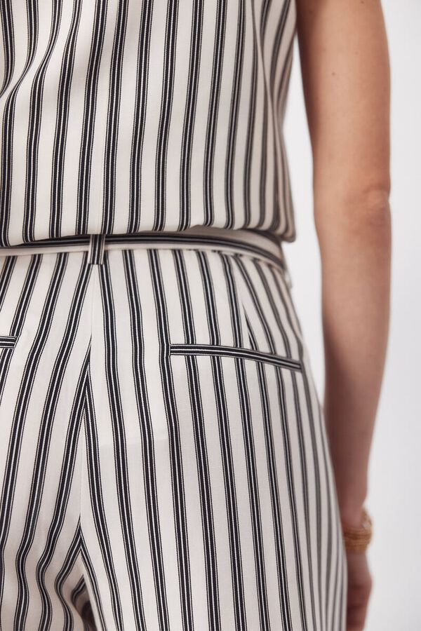 Conjunto de casaco e cal&ccedil;as