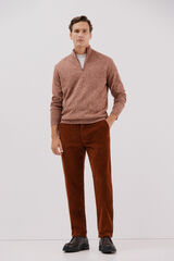 Conjunto de cal&ccedil;as, sapato e camisola