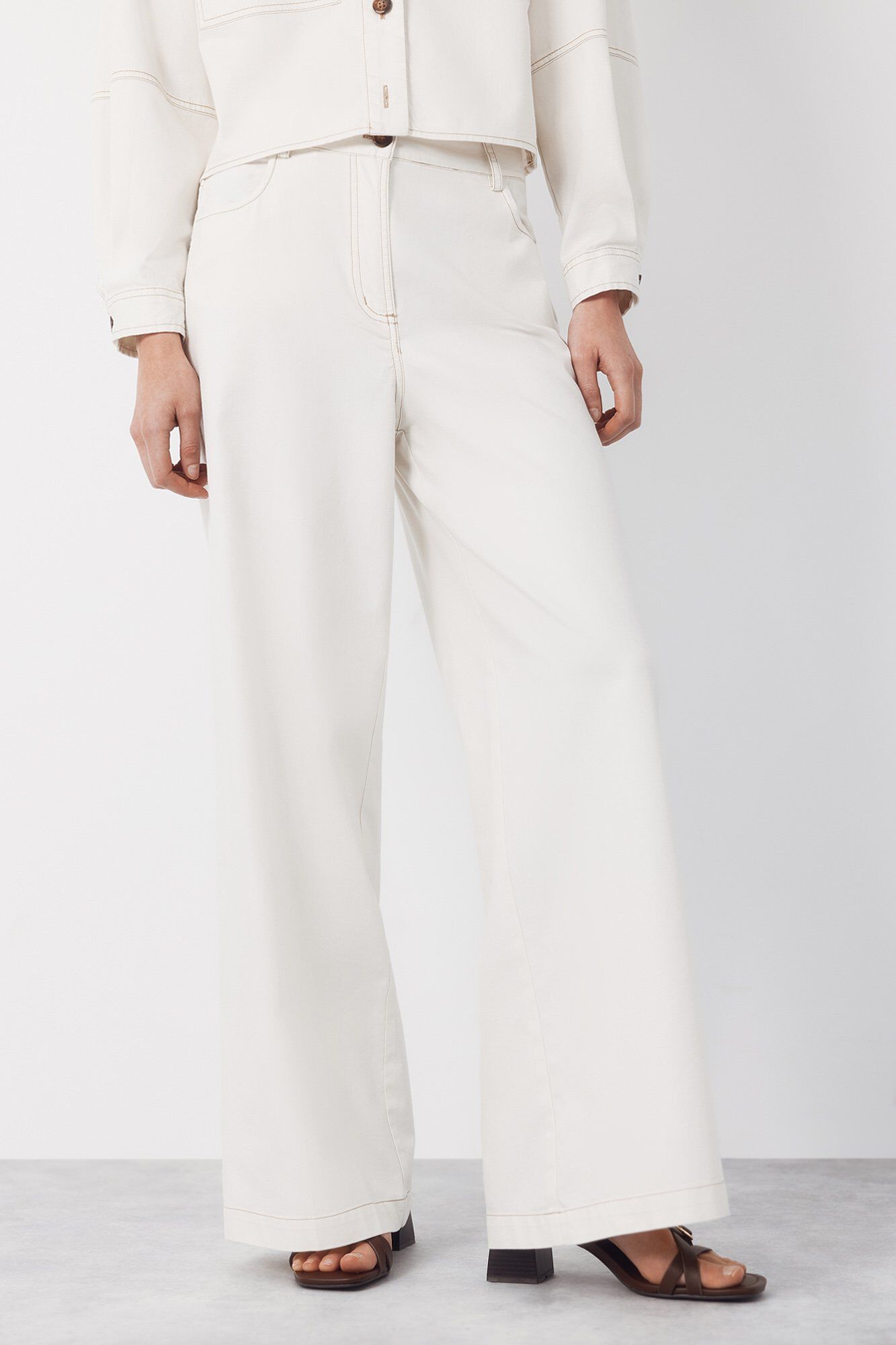 Conjunto de jeans e camisa