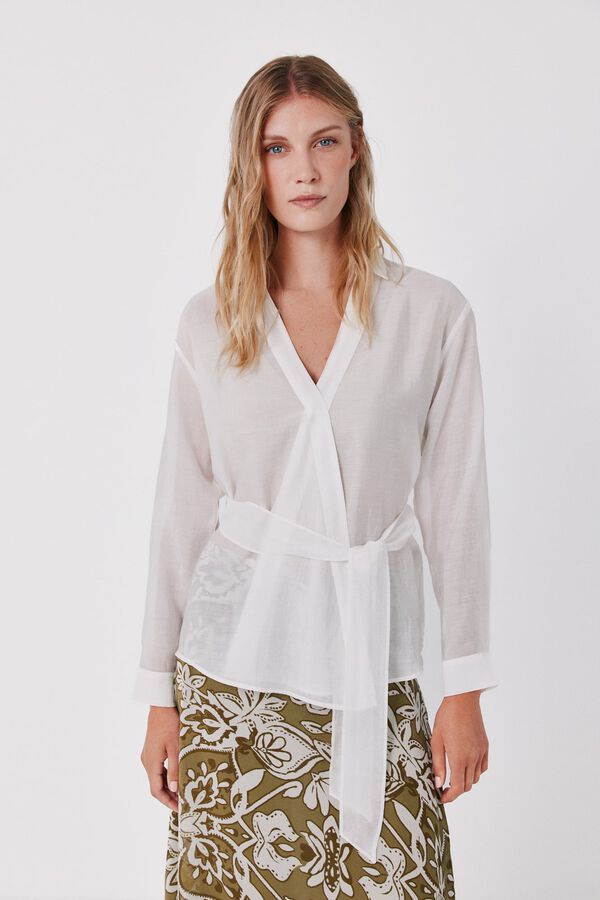 Conjunto de saia e blusa