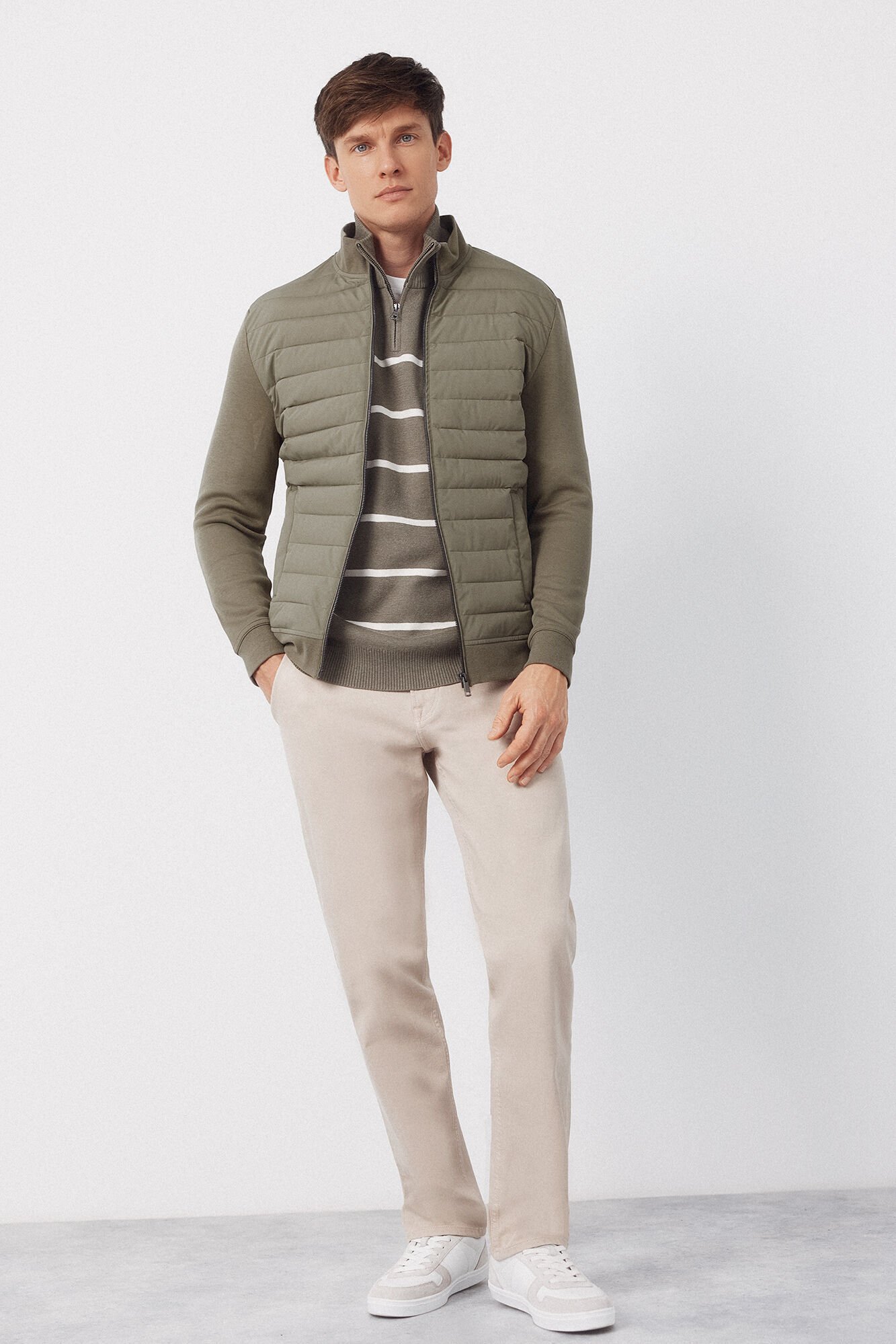 Cardigan, fastening and chinos set