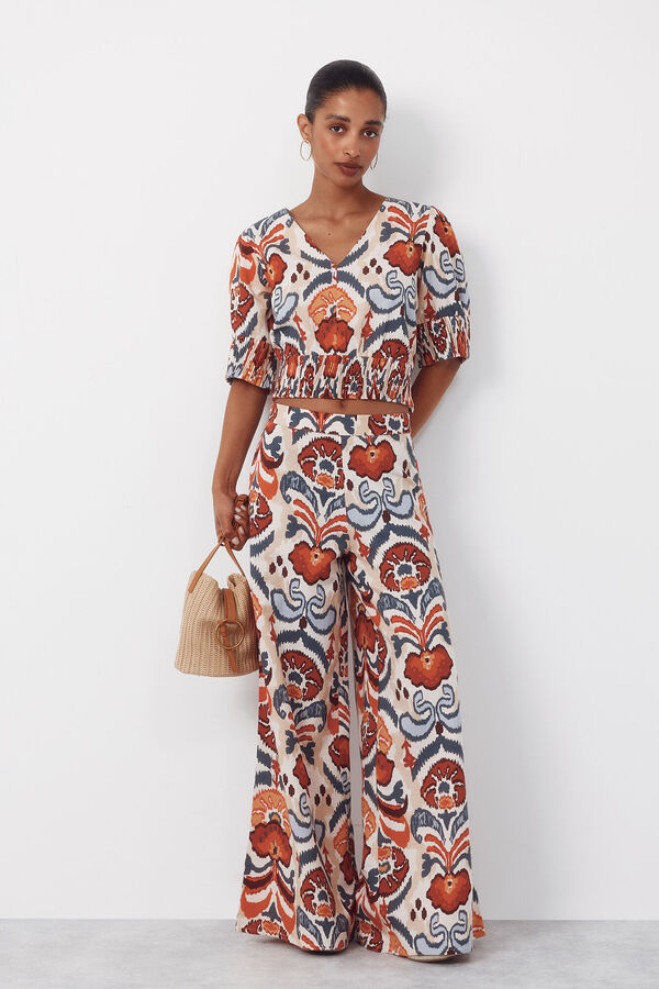 Blouse and trousers set