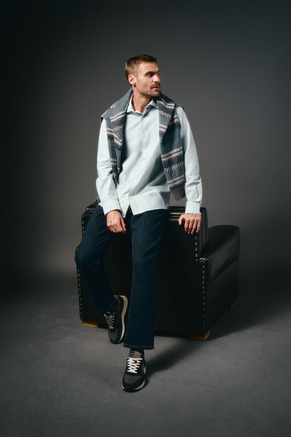 Conjunto de pantalón y camisa