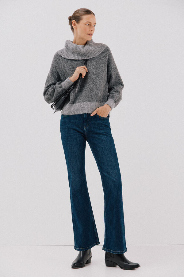 Jeans, boots, tachahs and jumper set