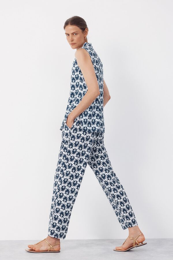 Blouse and trousers set