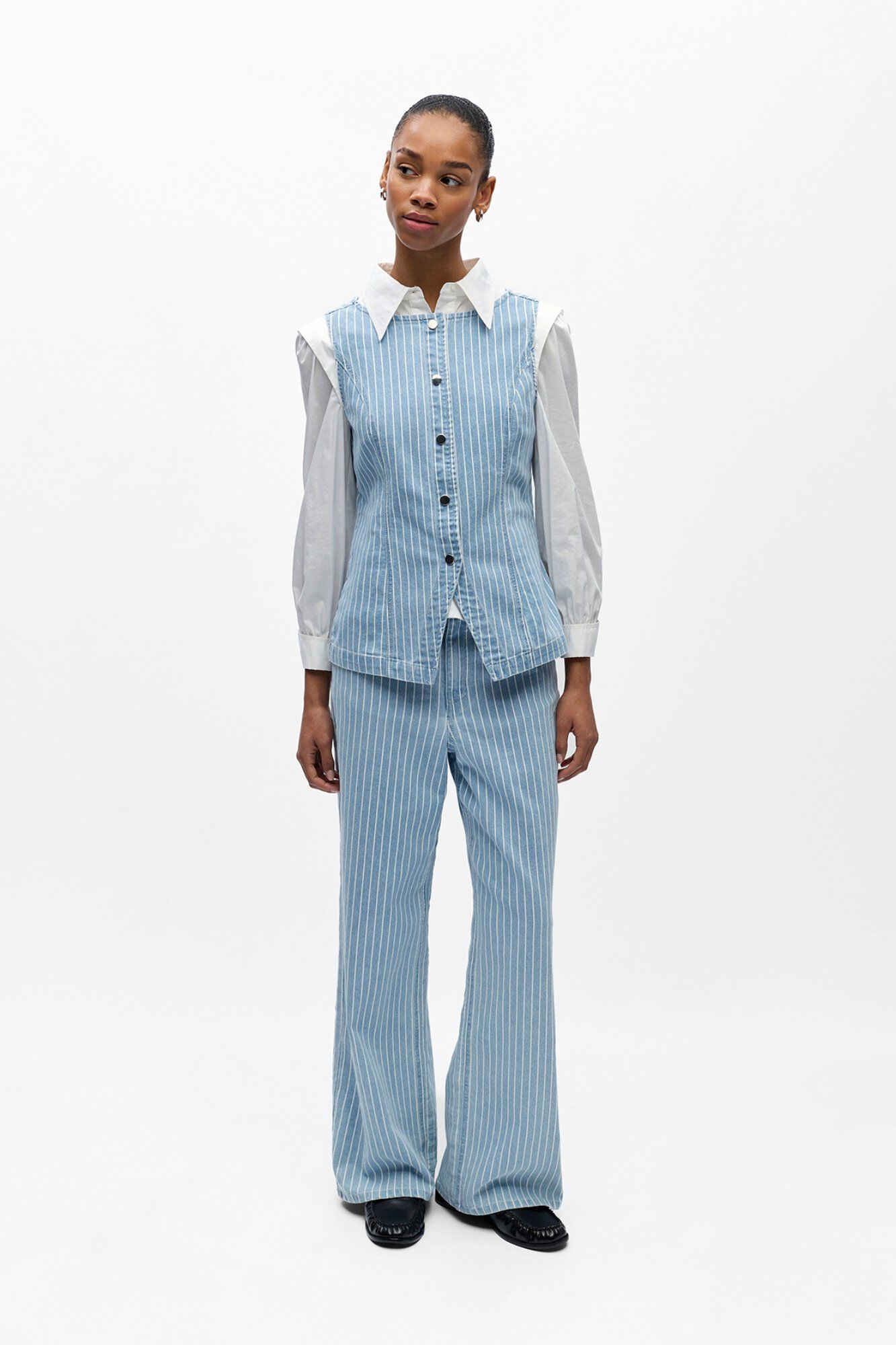 Conjunto de chaleco y pantal&oacute;n