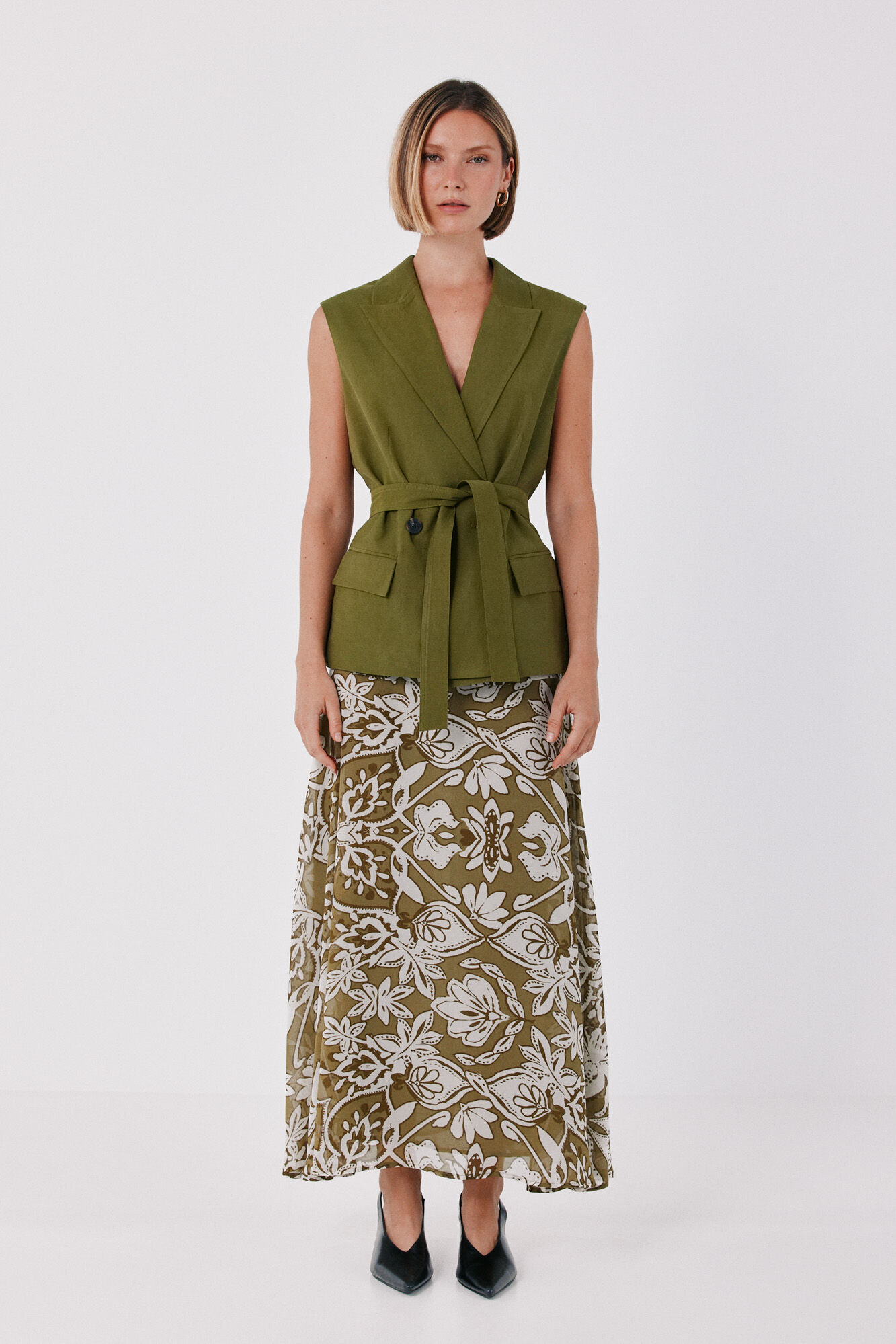 Skirt and gilet set