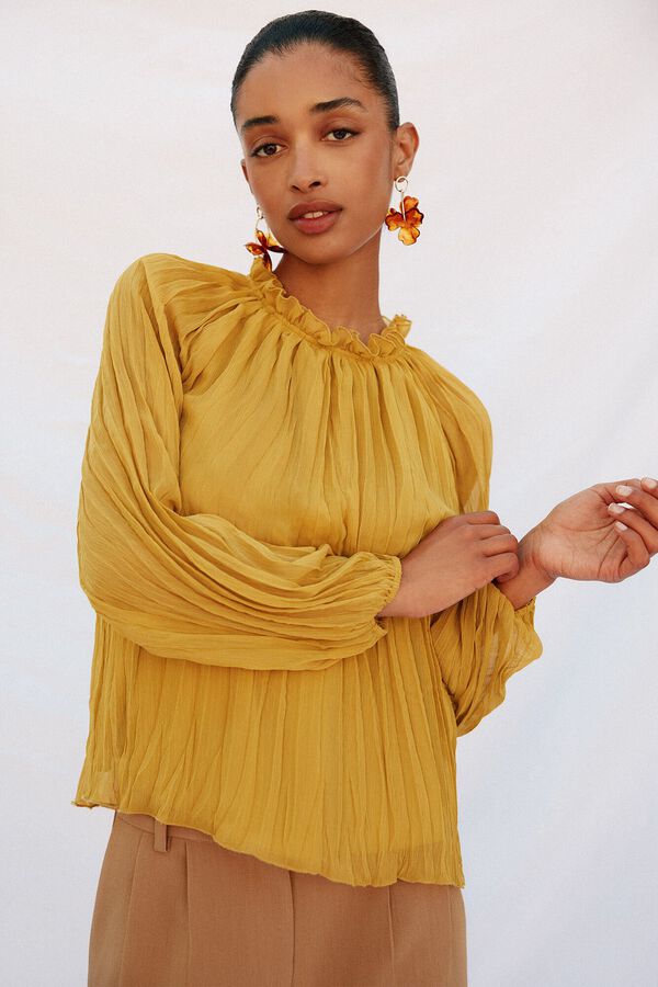 Trousers and blouse set