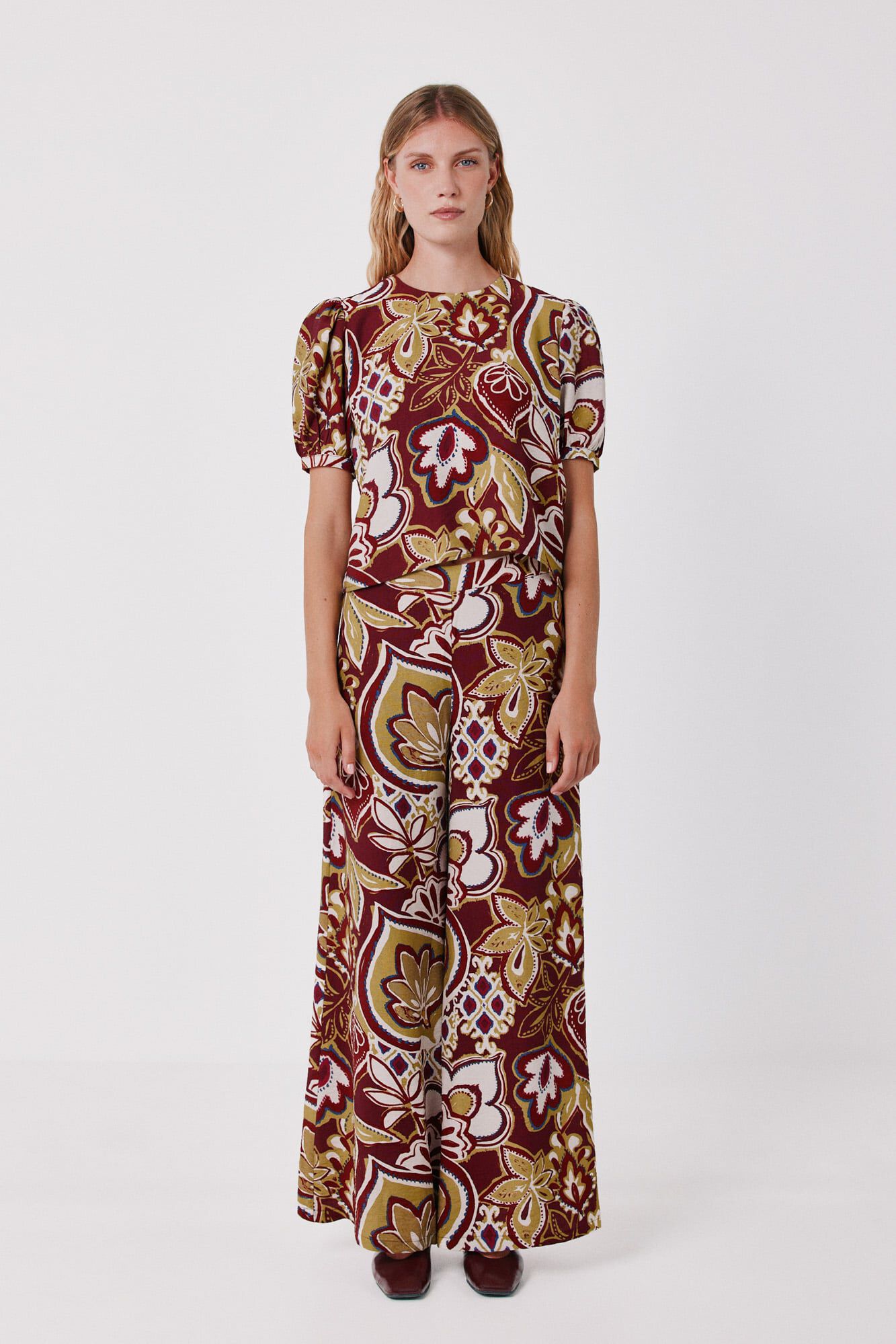 Trousers and blouse set