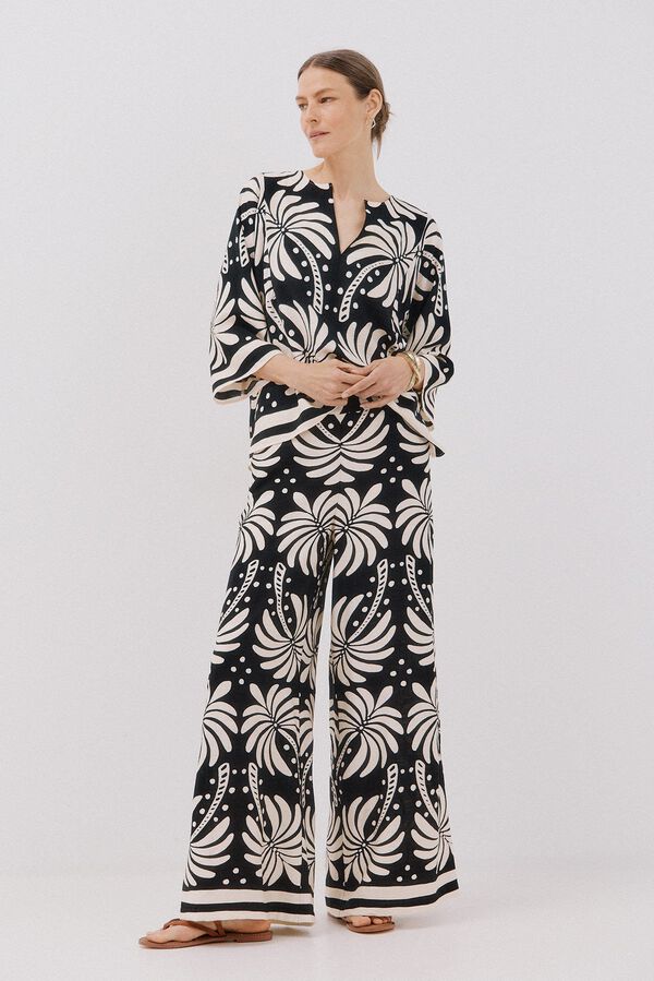 T-Shirt and trousers set