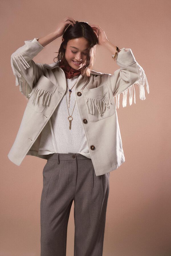 Conjunto de pantal&oacute;n, abrigo y camiseta