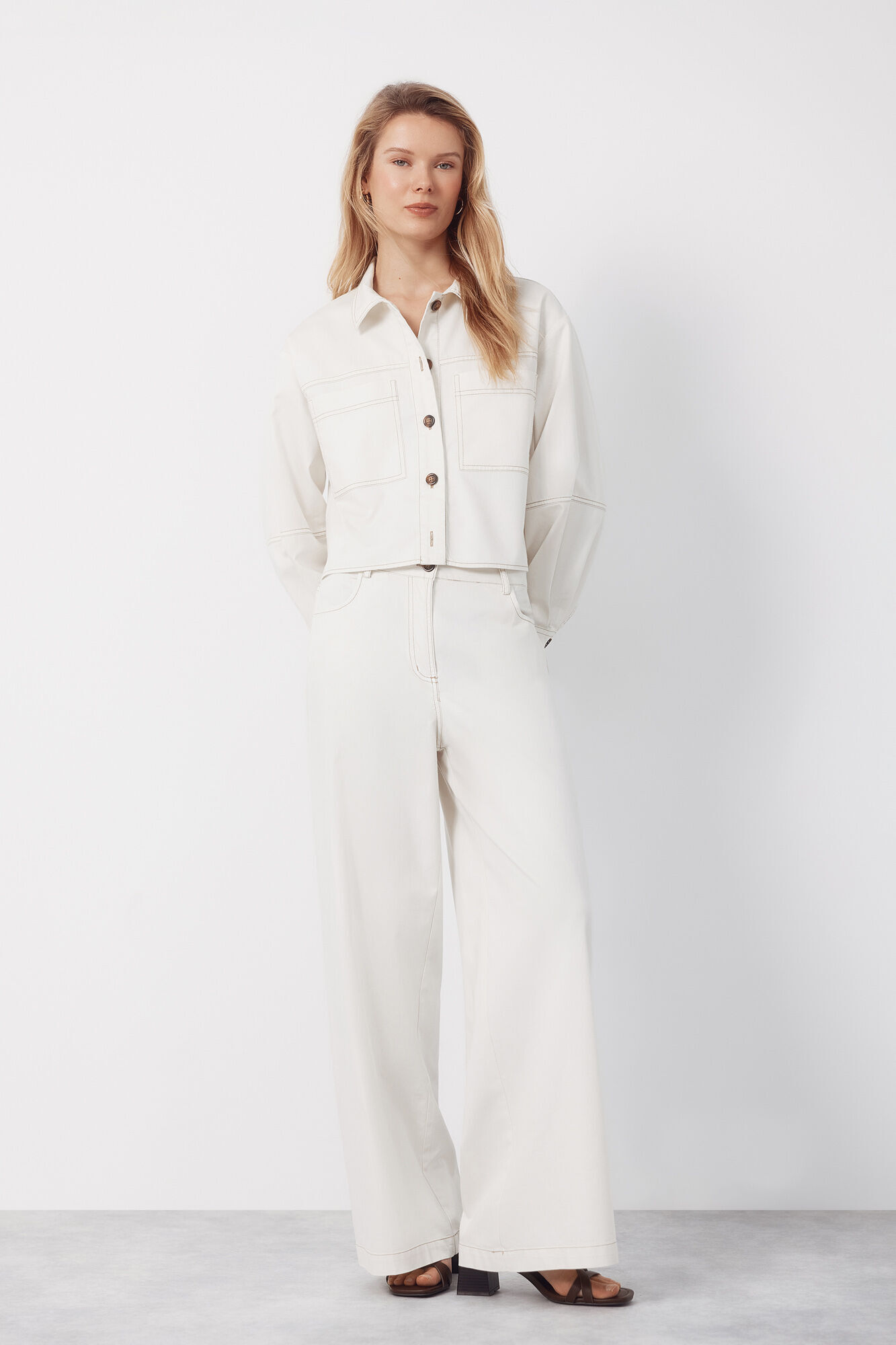 Conjunto de jeans e camisa