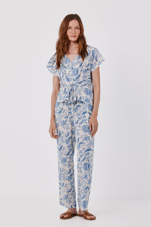 Blouse and trousers set